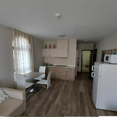 Apartment Charming In Sorrento Sole Mare Sveti Vlas